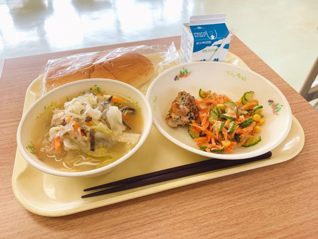 【体験談】給食の完食指導が辛くて嚥下できなくなった話